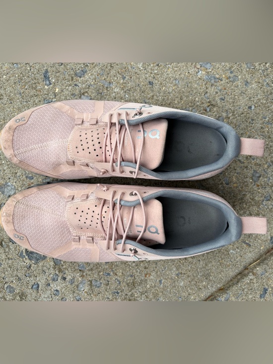 On Running Shoes - On Running Cloud Women’s Waterproof Shoes – Size 9– Blush Pink & Gray